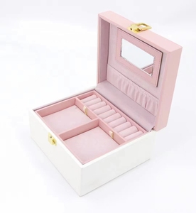 Boîte d'emballage pour bijoux en PU, style élégant et joli, stock disponible en usine en Chine, boîte de collection multifonction avec ruban. - Product Image 5