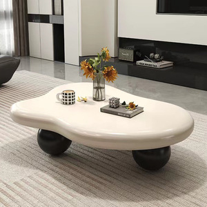 <span class=keywords><strong>Table</strong></span> <span class=keywords><strong>basse</strong></span> irrégulière de couleur crème inspirée des nuages, peinture écologique, style scandinave, <span class=keywords><strong>table</strong></span> de salon artistique - Product Image 1