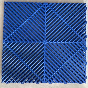 Loseta de Plástico PP Modular Rígida, Encajable, Moderna y Ecológica para Pisos de Estacionamientos Interiores, Garajes y Zonas de Lavado - Product Image 3