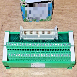 Nieuwe originele, ongeopende UM 45FLK50 aansluitplaat 29 62 61 2 magazijn industriële automatisering PLC programmeringscontroller - Product Image 1