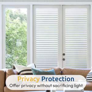 Film de fenêtre rectangulaire en vinyle rayé givré Rabbitgoo avec adhésif statique, protection UV et confidentialité pour la maison/le bureau 45x200CM - Product Image 6