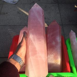 Commercio all'ingrosso di alta qualità naturale di grandi dimensioni <span class=keywords><strong>rosa</strong></span> cristallo di quarzo torre rock rose quartz point wand per <span class=keywords><strong>la</strong></span> decorazione - Product Image 3