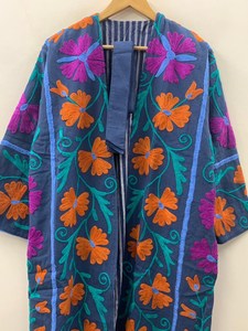 เสื้อคลุมกิโมโนกำมะหยี่ปักลายดอกไม้สไตล์โบฮีเมียนสำหรับผู้หญิง ทำมือ เหมาะสำหรับใส่พักผ่อนในฤดูหนาว - Product Image 6