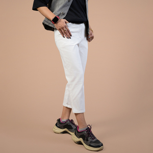 Pantalons Capri pour femmes, usage sportif et décontracté, vente en gros, pantalons courts durables avec fermeture éclair et bouton, pantalons capri personnalisés pour femmes - Product Image 3