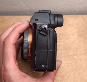 กล้องดิจิตอล Sony A7 <span class=keywords><strong>R</strong></span> II คุณภาพสูง 95% สภาพใหม่ ความละเอียด 42MP เหมาะสำหรับการเดินทางและการใช้งานส่วนตัว - Product Image 3
