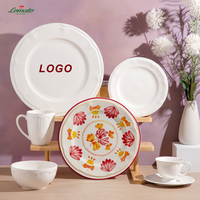 Assiettes de Dîner en Porcelaine Fine Blanches Gaufrées Style Vintage à Bord Festonné, Cadeau de Mariage, Vente en Gros pour Restaurants, Logo Personnalisé