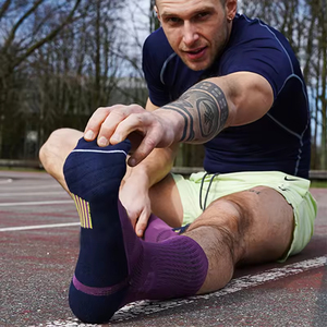 Chaussettes de travail épaisses en tissu éponge personnalisées pour hommes, avec coussinets de compression et évacuation de l'humidité, idéales pour la randonnée et les sports. - Product Image 5