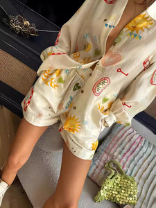 Abbigliamento da casa in <span class=keywords><strong>lino</strong></span> da donna <span class=keywords><strong>con</strong></span> <span class=keywords><strong>camicia</strong></span> stampata monopetto <span class=keywords><strong>con</strong></span> risvolto e pantaloncini stampati - Product Image 3