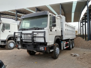 <span class=keywords><strong>รถ</strong></span>บรรทุกหัวลาก SINOTRUK HOWO 6X4 371 แรงม้า สีขาว <span class=keywords><strong>มือ</strong></span><span class=keywords><strong>สอง</strong></span> พร้อมกันชนหน้า ขาย - Product Image 1
