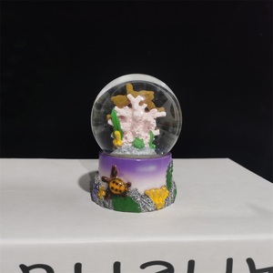 Creative Ocean Beach Tourism Souvenirs Customized Cartoon Animal <strong>Snow</strong> <strong>Ball</strong> Personalized 3D Lifelike Handmade Resin Sea Turtles - Product Image 3