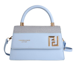<span class=keywords><strong>Sac</strong></span> à <span class=keywords><strong>bandoulière</strong></span> portable <span class=keywords><strong>léger</strong></span> et imperméable en cuir PU pour femme WEEKS SH0420, style mode féminin, idéal pour les voyages quotidiens - Product Image 1