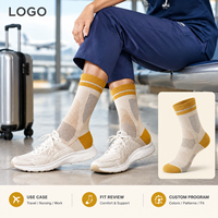 Chaussettes de compression à rayures en polyamide et élasthanne, avec panneau en maille tricotée asymétrique, soutien gradué du mollet, ajustement parfait, logo et emballage assortis.