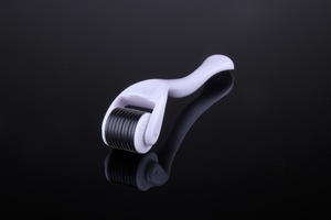 <span class=keywords><strong>Dermaroller</strong></span> à micro-aiguilles en titane, appareil de soin de la peau, rouleau pour le <span class=keywords><strong>visage</strong></span> et la barbe, offre spéciale, 540mm, 0.3 - Product Image 5