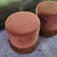 Pouf rond moderne en velours marron rouille avec franges, ottoman cylindrique pour salon, hôtel, chambre à coucher, vente en gros, OEM, personnalisé.