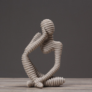Sculpture abstraite moderne en résine, figurine artisanale, décoration artistique pour table, maison, bureau ou présentoir. - Product Image 3