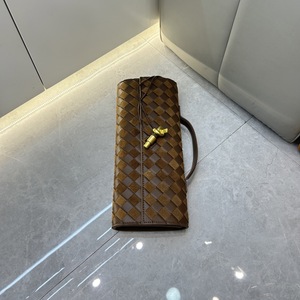 Sacs à main en cuir suédé véritable pour femmes, tendance 2026, avec fermoir, sacs de soirée en cuir de vachette tressé pour tenues élégantes - Product Image 3