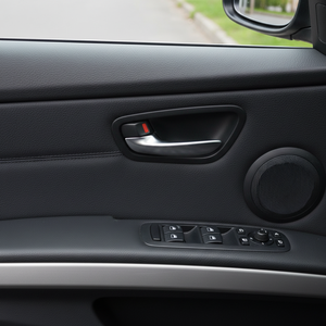 มือจับประตูด้านขวาสีเทาสำหรับ BMW E90, E91 - Product Image 3
