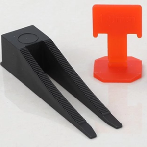 Système de pose de carreaux auto-nivelant russe avec entretoises, cales et clips en plastique <span class=keywords><strong>pour</strong></span> l'installation de revêtements de sol en porcelaine - Product Image 1