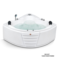 Baignoire triangulaire en acrylique Waterfall Surfing avec massage par air et bain à remous, design moderne blanc