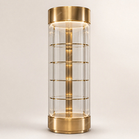 Service de conception de magasins : Vitrine de présentation de parfums haut de gamme, meuble de luxe doré pour parfumerie, idéal pour les boutiques de beauté et centres commerciaux