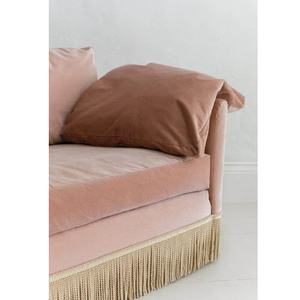 Canapé à franges en velours rose, canapé rembourré vintage, mobilier sur mesure pour hall d'hôtel, suites de luxe, salons et projets de design - Product Image 6