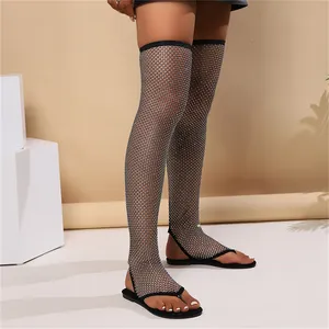 2024 baru sandal Grid fleksibel sepatu bot lutut seksi mewah berkilau berlian Flip flop datar ukuran besar 35-43 panjang paha sandal sepatu