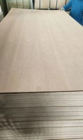 Linyi Fournisseurs 3mm 4mm 5mm 7mm 12mm 1/4, 3/4 Pouces Parota Chêne Blanc Noyer Érable Tazalm Sapele Contreplaqué Teck 4 * 8ft Contreplaqué Fantaisie
