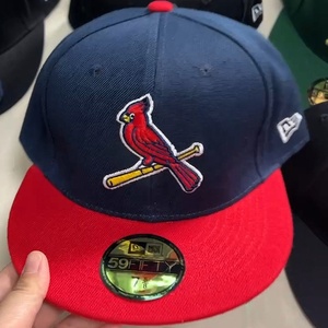 St. Louis <span class=keywords><strong>Cardinals</strong></span> İşlemeli Şapka |   İki Renkli Düz Siperli Beyzbol Şapkası - Product Image 1
