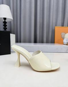 Mules et sandales à enfiler pour <span class=keywords><strong>femme</strong></span>, en <span class=keywords><strong>cuir</strong></span> verni, à bout carré et talon évasé, confortables, inspirées des créateurs, couleur rouge bordeaux, pour soirée et mariage - Product Image 3