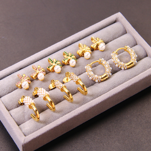 JUSNOVA Bijoux <span class=keywords><strong>En</strong></span> Aci Inoxyd Moda Micro Pave <span class=keywords><strong>en</strong></span> forma de U Stud Pendientes Chapado <span class=keywords><strong>en</strong></span> oro de acero inoxidable con <span class=keywords><strong>CZ</strong></span> para mujer - Product Image 1