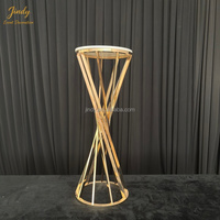 Grand support à fleurs doré en fer, vases à fleurs en métal doré, centres de table dorés, support à fleurs pour centres de table de mariage, de fête ou de dîner