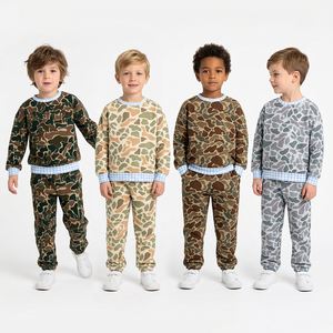 Nouvel Arrivage Ensemble de Tenue Décontractée pour Petits Garçons en Soie de Lait, Motif Camouflage Intégral, Col, Poignets et Ourlet à Carreaux, Style Décontracté pour Enfants - Product Image 1