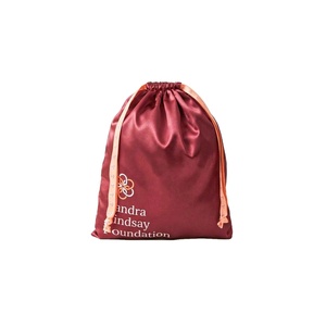 Pochette Cadeau Cosmétique en Satin Personnalisée avec Logo Imprimé, Sac de Rangement pour Sous-vêtements et Extensions Capillaires, Vente en Gros - Product Image 1