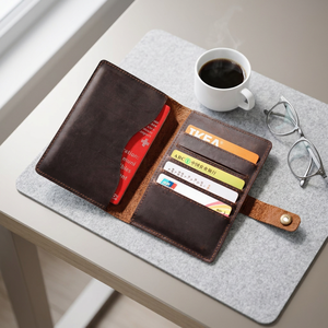WRIZA Cartera Porta Pasaportes de Cuero Genuino Vintage con Cierre de Botón de 7 Pulgadas para Tarjetas de Viaje y Documentos con Protección RFID - Product Image 4