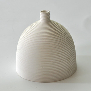 JIA SHUN Moderne mat blanc ondulation rainure chinois en céramique vase à fleurs pour la décoration intérieure - Product Image 5
