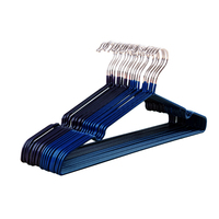 Vente en gros Cintre pour chemises en métal multicolore Cintres en fil métallique avec revêtement en PVC