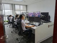 Consola de control de procesamiento y análisis de datos meteorológicos Consola de control de alerta temprana Mesa de centro de comando
