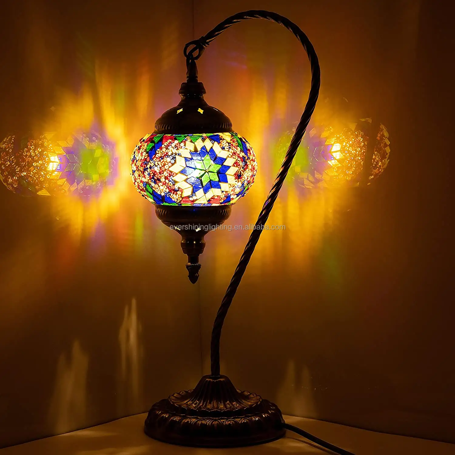 Lampada da tavolo a mosaico con collo di cigno turco fatto a mano da comodino marocchino colorato fatto a mano