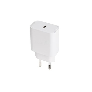 Cargador de pared USB-C de 20W PD 3.0 blanco, rápido y eficiente, ideal para cargar dispositivos móviles y accesorios electrónicos. - Product Image 1