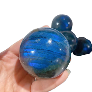 หินเรกิธรรมชาติ5-8ซม. หินลาบราดอไรต์ทรงกลมแวววาวสีฟ้าขัดเงาสำหรับตกแต่งห้อง fengshui - Product Image 4