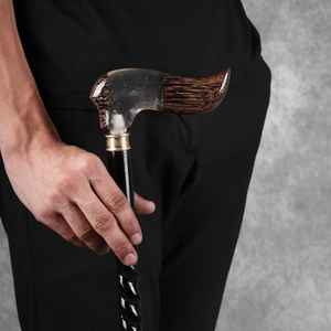 Bastón de Apoyo para Personas Mayores con Empuñadura Antideslizante y Eje Resistente, Fabricado con Resina y Madera - Product Image 6