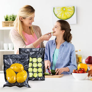 <span class=keywords><strong>Food</strong></span> <span class=keywords><strong>Saver</strong></span> Transparente schwarze vakuum versiegelte Taschen mit heiß versiegeltem Reiß verschluss griff PE & Nylon/PET-Kunststoff für Lebensmittel - Product Image 2
