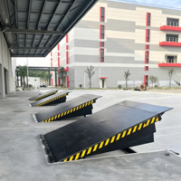 Niveleur de quai hydraulique à charge lourde, rampe de chargement de conteneurs stable pour entrepôt d'usine