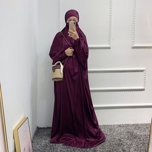 Abaya de prière une pièce pour Ramadan Robe <span class=keywords><strong>hijab</strong></span> musulmane en satin doux de Dubaï Robe caftan Robe longue Khimar vêtements islamiques Abaya <span class=keywords><strong>Djellaba</strong></span> - Product Image 4