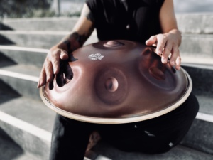 Hluru Handpan kerajinan tangan 9/10 catatan 22 "D Kurd 432Hz DC04 baja dan drum perkusi instrumen penyembuhan suara - Product Image 6