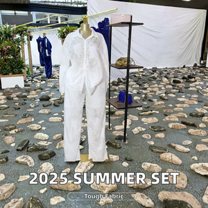 Nouvelle collection été 2025 Ensemble deux pièces ample à motifs floraux pour femme, manches longues, taille haute, pantalon droit, décontracté, en laine peignée, boutonné - Product Image 2