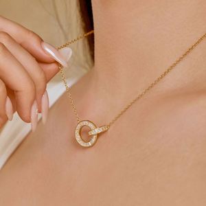 Collar con Colgante de Doble Círculo Entrelazado de Plata de Ley Hipoalergénica con Circonita Cúbica 5A de Dylam Fine Jewelry para Mujer - Product Image 3