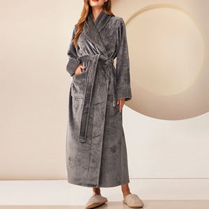 Albornoz de mujer con logotipo personalizado para Resort Spa y suministro de hospitalidad Albornoz ligero de primera calidad para mujer con cinturón y bolsillos - Product Image 4