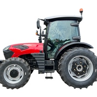 Tracteur à roues automatique 4x4 avec d'excellentes performances tout-terrain, grande capacité de franchissement et forte adaptabilité. Assurer une longue durée de vie