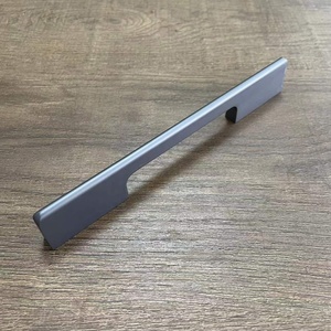 MLP11 Möbelbeschläge Metall Aluminiumlegierung Schrank CNC-gefertigter Küchengriff in Grau - Product Image 1